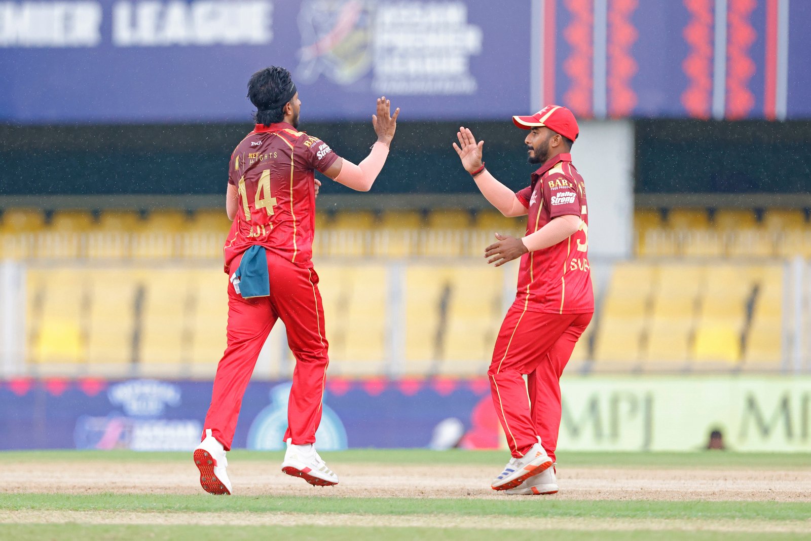 Abdul Ajij Kuraishi of team Barak Legends takes a catch to dismiss Jitu Ali of team Nagaon Rangers during Match 3 of the APL T20 between Barak Legends and Nagaon Rangers at ACA Stadium, Barsapara, Guwahati, India, on August 2, 2026.

Photo by R.Param / CREIMAS